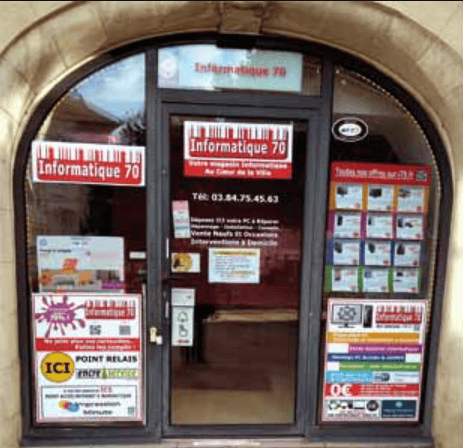 Vitrine du magasin Informatique 70